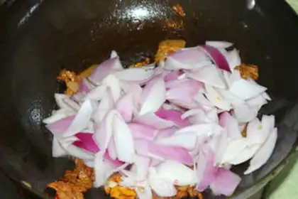 Make Onion fried meat step 2