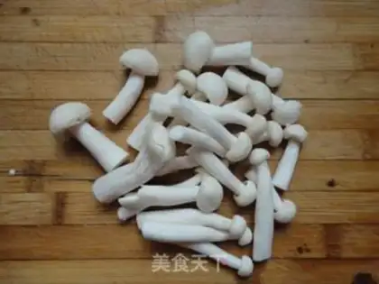Make Scramble mushrooms step 1