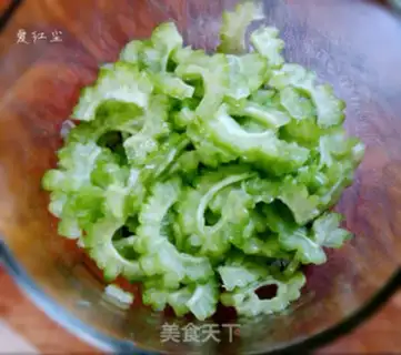 Make Mother of God mixed with bitter melons step 2