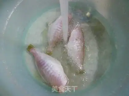 Make Burning rubber fish at the top step 1
