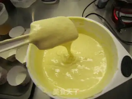 Make Caramel pineapple flip cake step 15