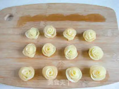 Make Lemon rose apple pie step 13