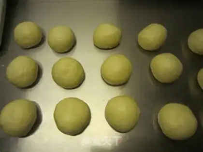 Make caterpillar bread step 5