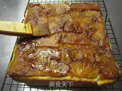Make Caramel pineapple flip cake step 19