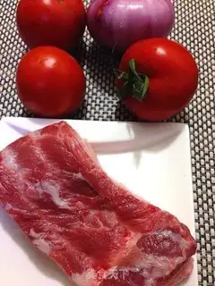 Make Tomato burns red meat step 0