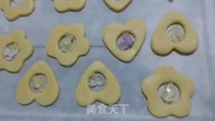 Make Glass and sugar cookies step 4