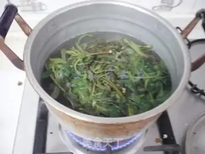 Make Bean-skin rolls step 1