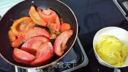 Make Tomato fried eggs step 3