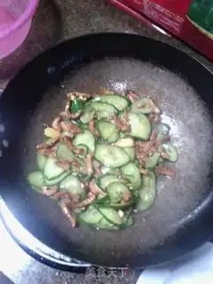 Make cucumber fried meat step 7