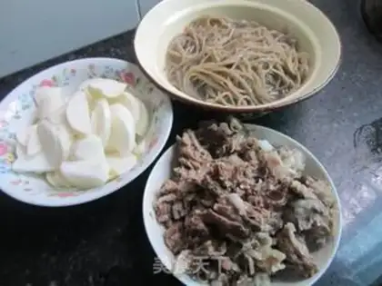 Make Piggy-head radish pot step 5