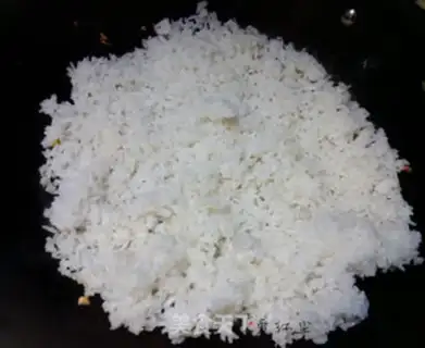 Make Korean bacon fried rice step 2