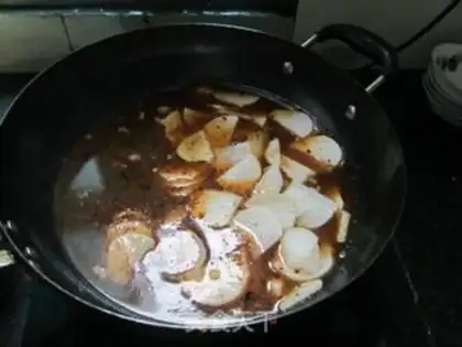 Make Piggy-head radish pot step 8