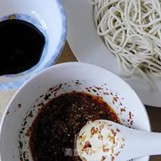 Make Hot dry noodles step 0