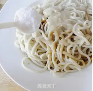 Make Hot dry noodles step 7