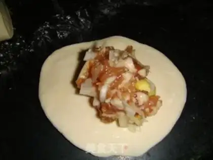 Make Onion bun step 7