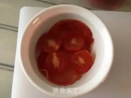 Make A bacon tomato egg cup step 2