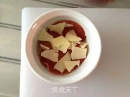 Make A bacon tomato egg cup step 3