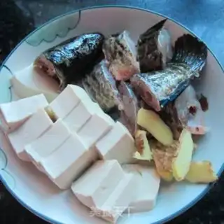 Make Fresh tofu fish soup step 2