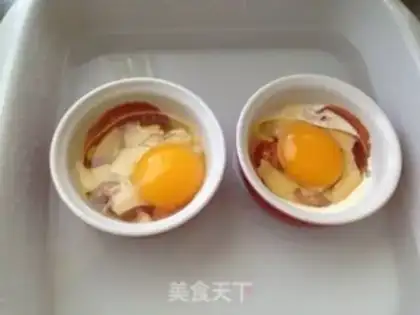 Make A bacon tomato egg cup step 6