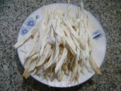 Make Gold needle mushrooms with almond mushrooms step 2