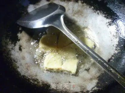 Make Dutch soybean pelvis fried chicken step 4