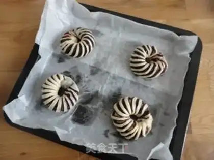 Make Bean roll bread step 6