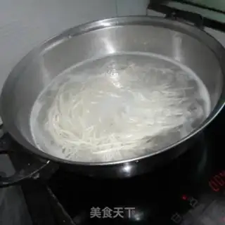 Make Clear the lamb noodles step 1