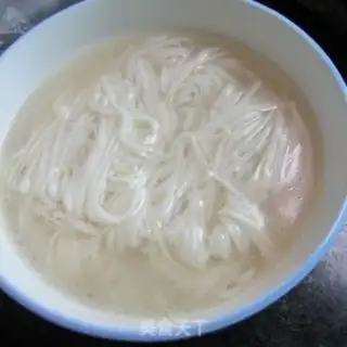 Make Clear the lamb noodles step 2