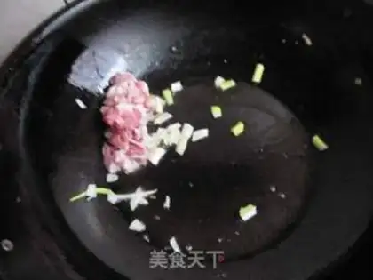 Make Green bean corn fried meat step 2