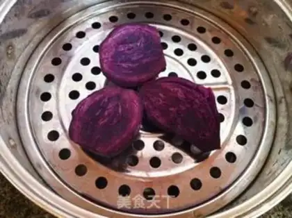 Make Potato-coloured buns step 0