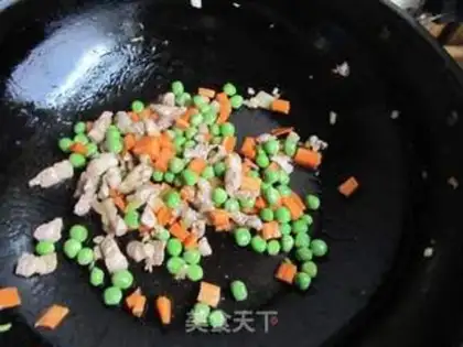 Make Green bean corn fried meat step 5