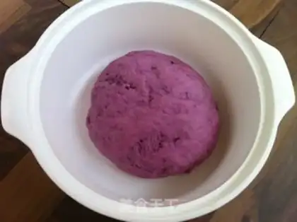 Make Potato-coloured buns step 3