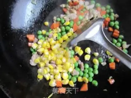 Make Green bean corn fried meat step 9