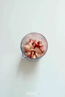 Make Mango and peach popsicles step 3