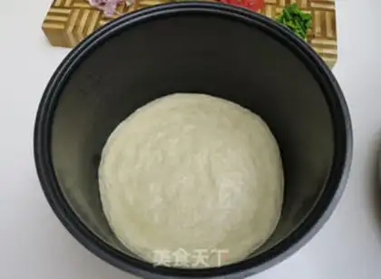 Make shrimp cheese pizza step 3