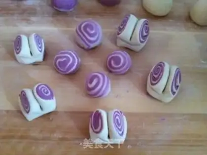 Make Potato-coloured buns step 11