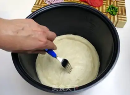 Make shrimp cheese pizza step 4