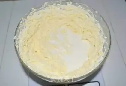 Make Light cream, blue cake step 3