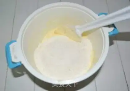 Make Light cream, blue cake step 5