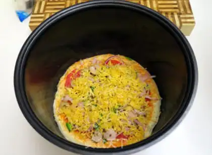 Make shrimp cheese pizza step 10