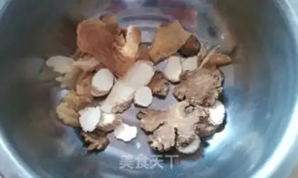 Make Zinmahkawa bow and fish head soup step 1