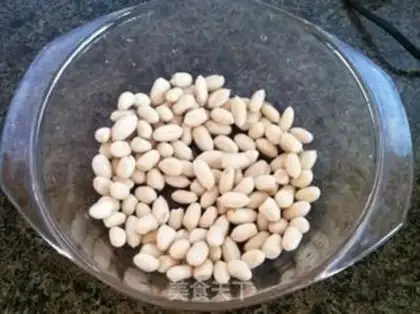 Make Celery peanuts step 1