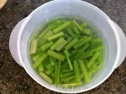 Make Celery peanuts step 5