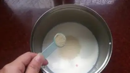 Make All-Mike three-swiss vase buns step 0