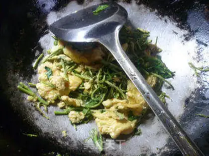 Make Fried eggs step 10