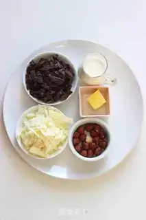 Make Soft chocolate with nuts step 0