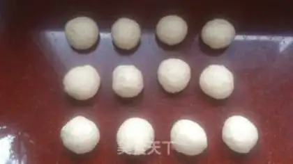 Make All-Mike three-swiss vase buns step 13