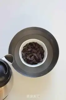 Make Soft chocolate with nuts step 1