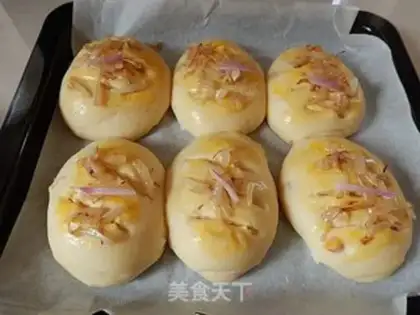 Make Onion ham and sausage bread step 17