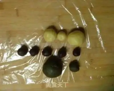 Make Panda cookies step 9